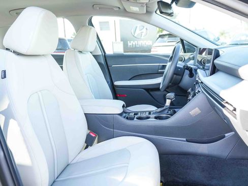 Certified 2025 Hyundai Sonata SE FWD image 18