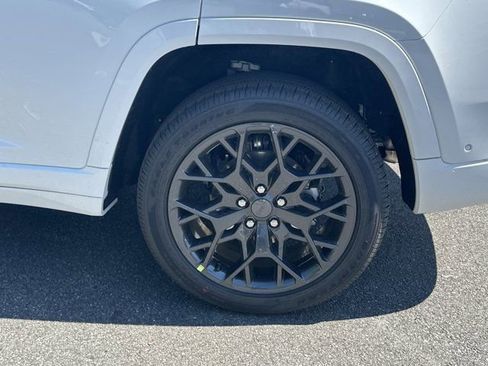 New 2026 Jeep Grand Cherokee Summit AWD/4WD image 21