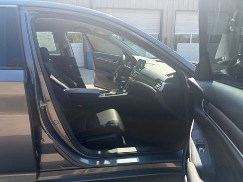 Used 2019 Honda Accord LX image 24