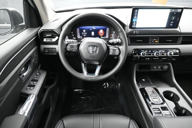 New 2026 Honda Pilot Touring image 9