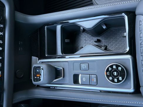New 2026 Nissan Pathfinder SV AWD/4WD image 27