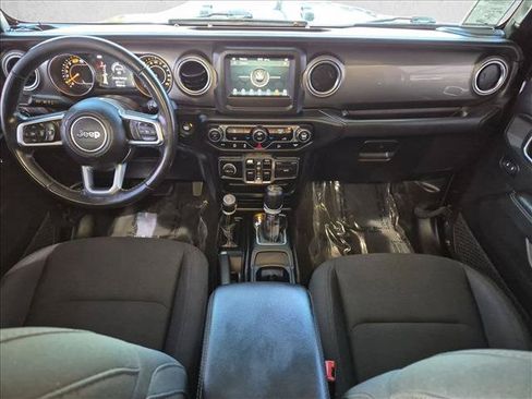 Used 2019 Jeep Wrangler Unlimited Sahara AWD/4WD image 18