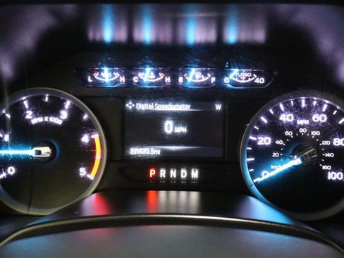 Used 2021 Ford F350 XLT w/ XLT Premium Package AWD/4WD image 36