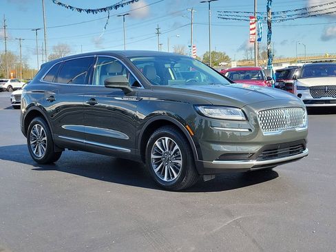 Used 2022 Lincoln Nautilus AWD w/ Premium Package image 2