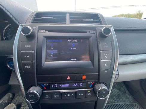 Used 2016 Toyota Camry LE FWD image 19