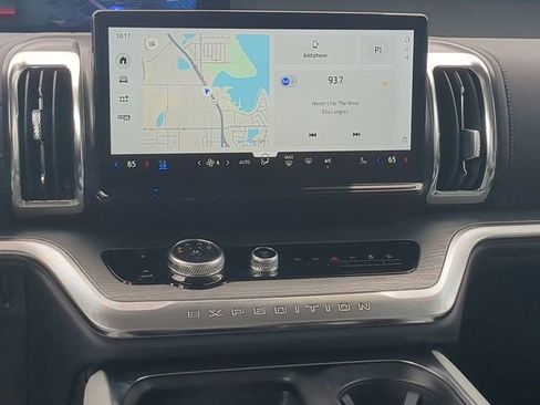 New 2025 Ford Expedition Max Platinum w/ Driver's Package image 8