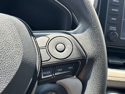 Used 2019 Toyota RAV4 XLE FWD image 21