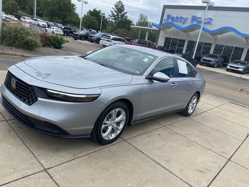 Used 2023 Honda Accord LX image 4