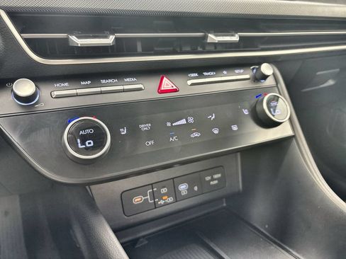 Certified 2025 Hyundai Sonata SEL FWD image 16