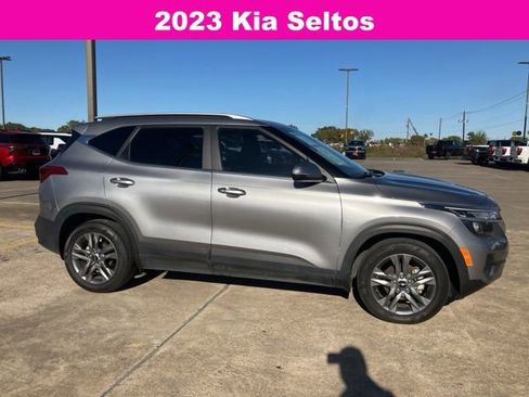 Used 2023 Kia Seltos S w/ Navigation Package image 8