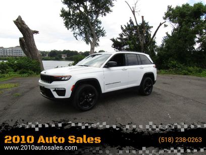 Used 2023 Jeep Grand Cherokee Limited w/ Black Appearance Package