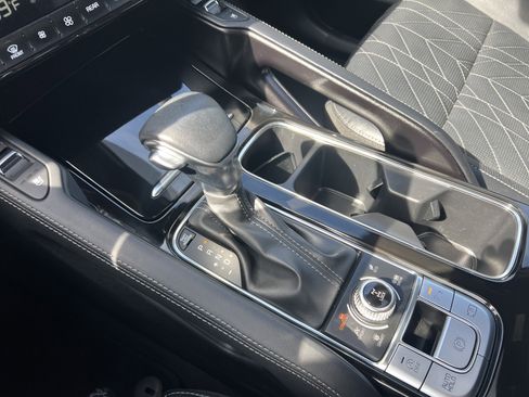 Used 2024 Kia Telluride SX X-Pro AWD/4WD image 25