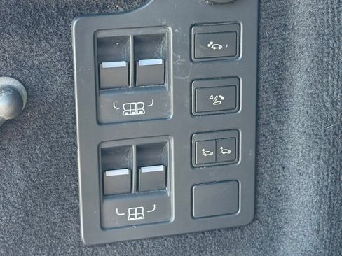 Used 2017 Land Rover Discovery HSE AWD/4WD image 21