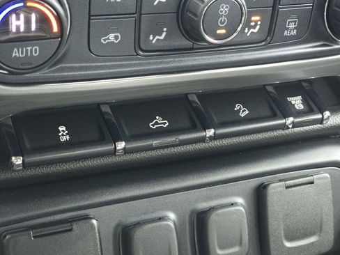 Used 2019 Chevrolet Silverado 2500 LTZ image 7