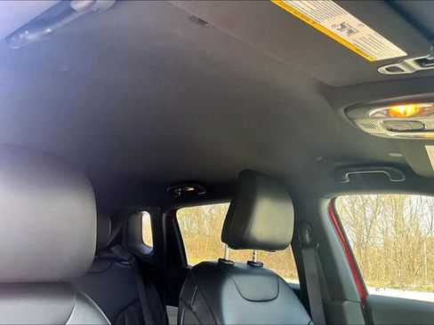 Used 2025 Jeep Compass Limited image 22