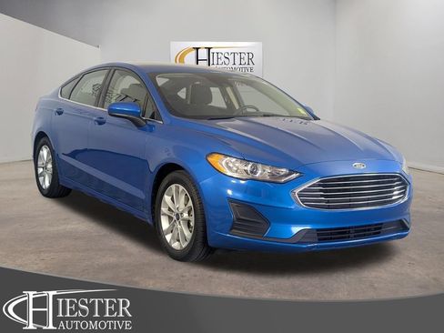 Used 2019 Ford Fusion SE FWD image 1