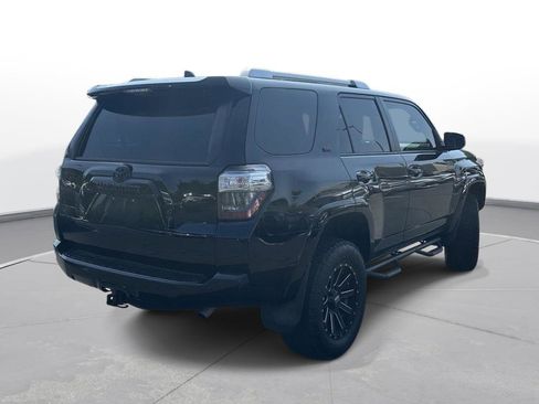 Used 2017 Toyota 4Runner SR5 RWD image 6