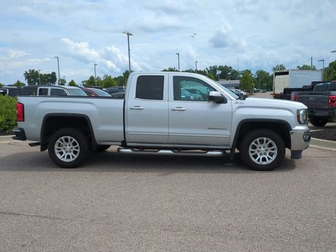 Used 2017 GMC Sierra 1500 SLE image 9