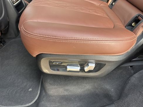 Used 2023 BMW X7 xDrive40i w/ M Sport Package image 29