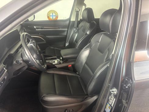 Certified 2024 Kia Telluride S AWD/4WD image 11