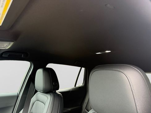 New 2027 Chevrolet Equinox LT w/ Convenience Package II FWD image 22