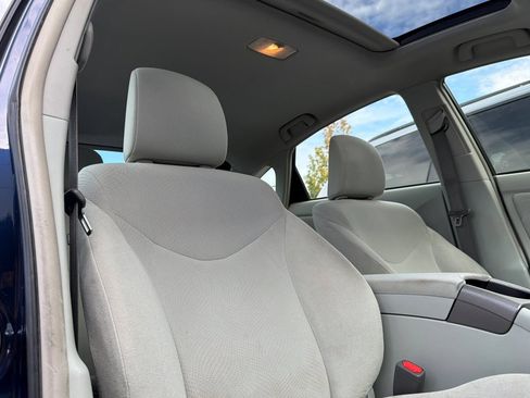 Used 2014 Toyota Prius Three w/ Solar Roof Package FWD image 20