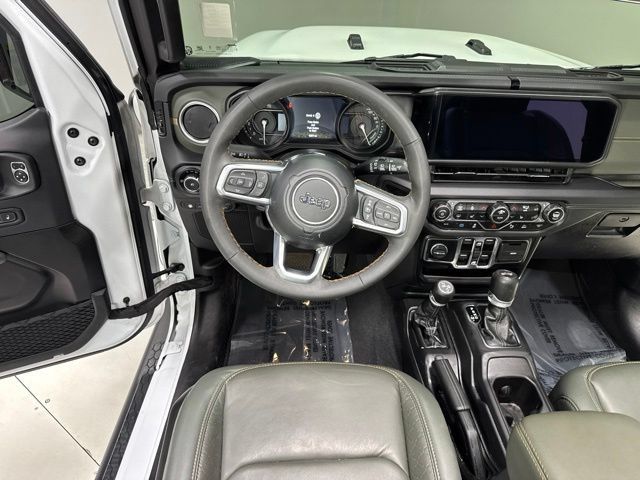 Used 2024 Jeep Wrangler High Altitude AWD/4WD image 18