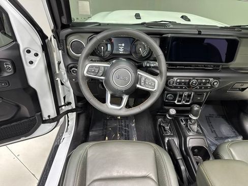 Used 2024 Jeep Wrangler High Altitude AWD/4WD image 18