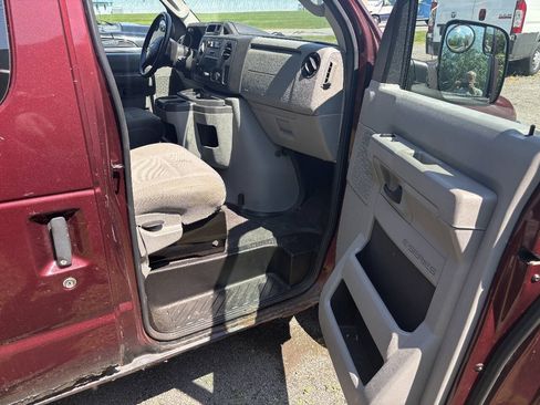 Used 2011 Ford E-350 and Econoline 350 Super Duty w/ Commercial Cargo Van Pkg RWD image 12