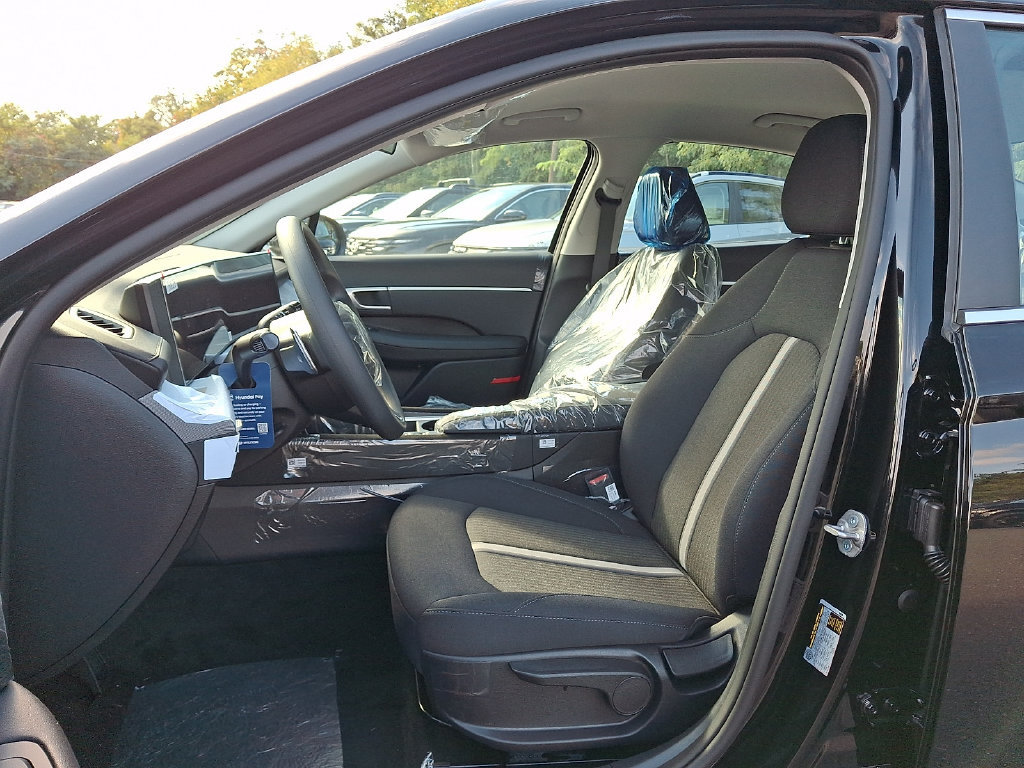 New 2026 Hyundai Sonata Blue FWD image 9