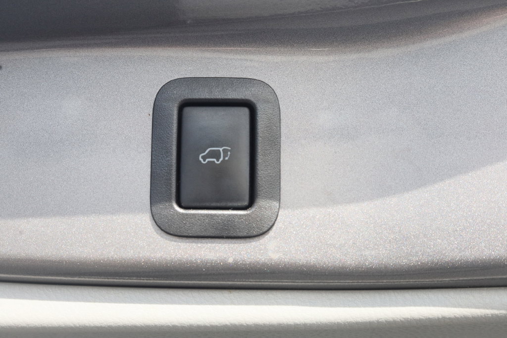 Used 2017 Toyota Highlander Limited AWD/4WD image 15