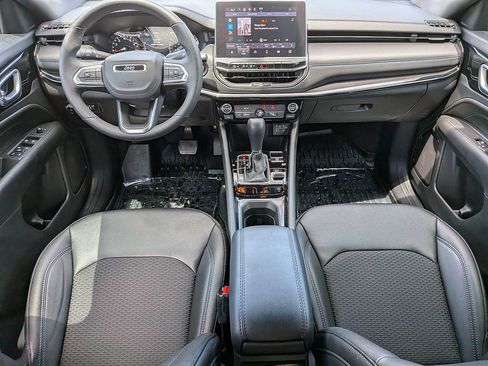 Used 2026 Jeep Compass Latitude AWD/4WD image 16