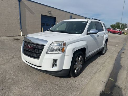 Used 2015 GMC Terrain SLT FWD image 2
