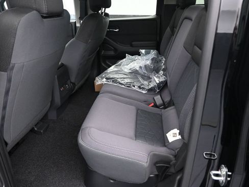 Used 2025 Nissan Frontier SV w/ SV Convenience Package AWD/4WD image 13