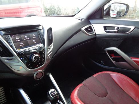 Used 2012 Hyundai Veloster w/ Style Pkg FWD image 22