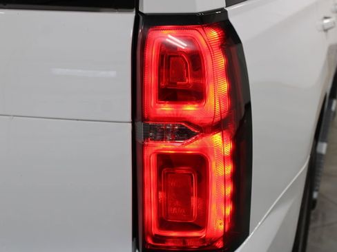 Used 2017 Chevrolet Tahoe LT w/ LT Signature Package image 16