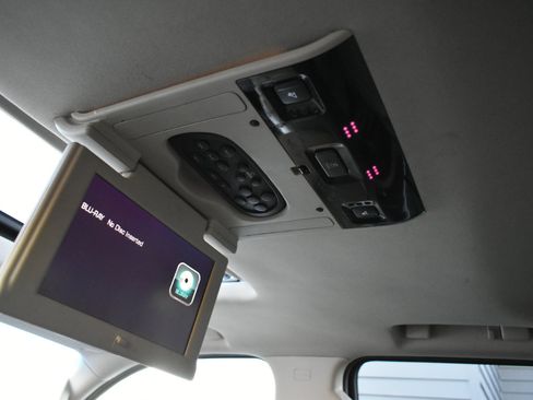 Used 2015 Chevrolet Suburban LTZ image 50