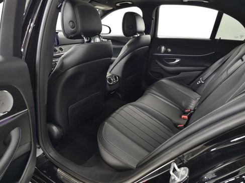 Used 2017 Mercedes-Benz E 300 4MATIC image 32