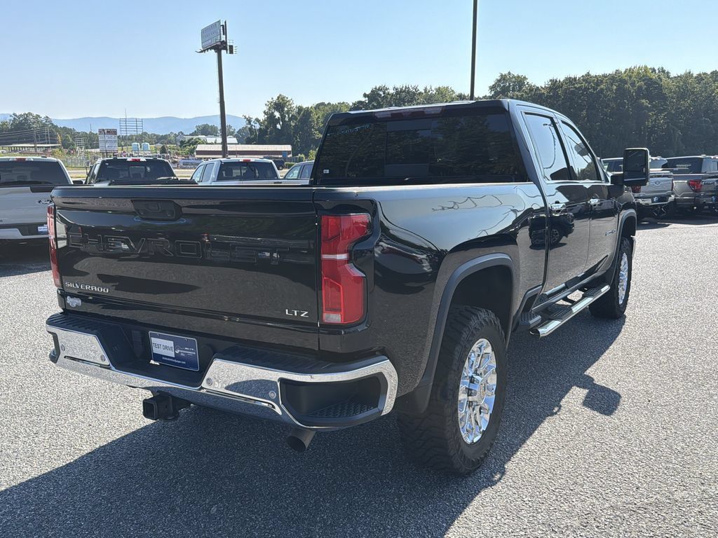 Used 2024 Chevrolet Silverado 2500 LTZ w/ LTZ Convenience Package AWD/4WD image 7