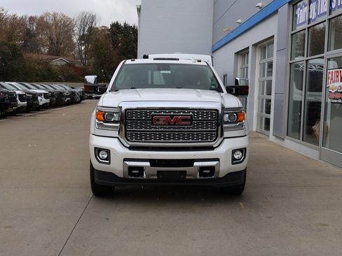 Used 2018 GMC Sierra 2500 Denali w/ Suspension Package, Off-Road image 5