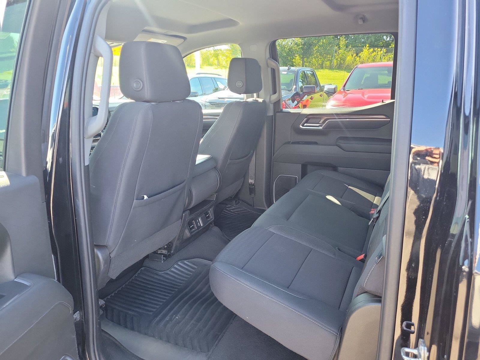 Used 2023 Chevrolet Silverado 1500 LT AWD/4WD image 12