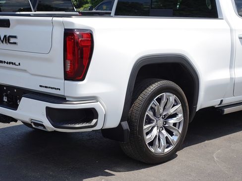 Used 2024 GMC Sierra 1500 Denali w/ Denali Reserve Package AWD/4WD image 12