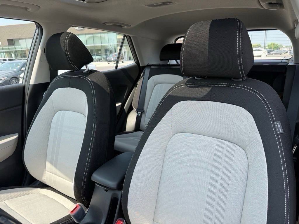 Certified 2024 Hyundai Venue SEL FWD image 23