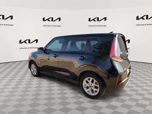 Used 2023 Kia Soul LX w/ Option Group 015 FWD image 6