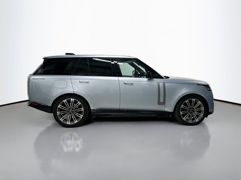 Used 2023 Land Rover Range Rover Autobiography AWD/4WD image 8
