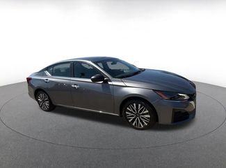 Used 2025 Nissan Altima 2.5 SV FWD video 2