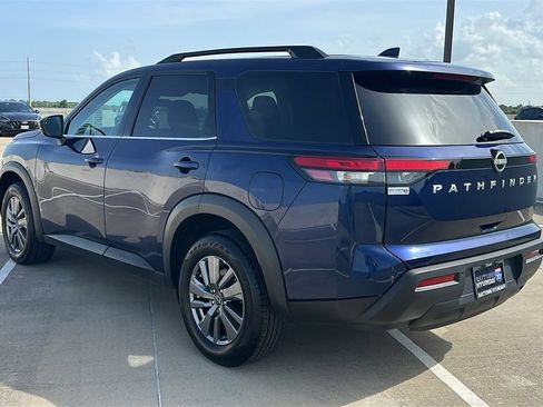 Used 2025 Nissan Pathfinder SV FWD image 10