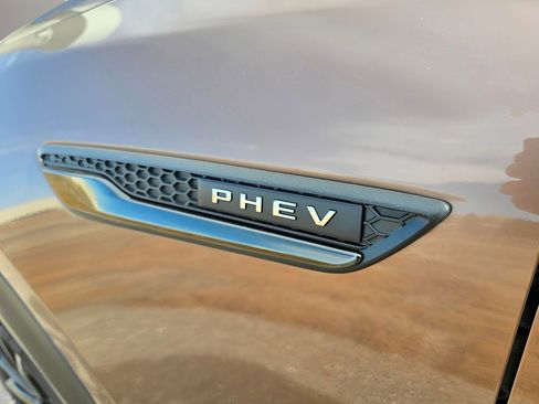 Used 2025 MAZDA CX-70 Plug-In Hybrid w/ Premium Plus image 10