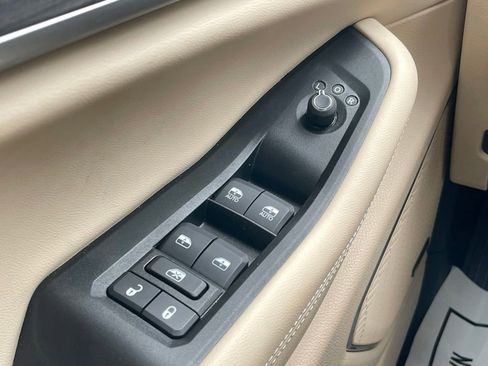 Certified 2024 Jeep Grand Cherokee Limited w/ Black Appearance Package AWD/4WD image 20