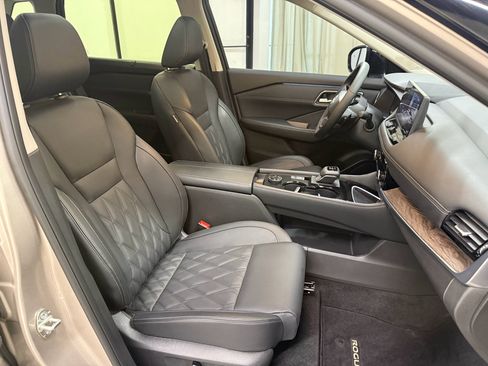 Used 2026 Nissan Rogue Platinum w/ Platinum Premium Package AWD/4WD image 24